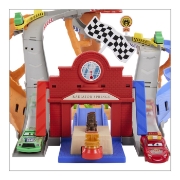 Imagine CARS RACE AND RESCUE SET DE JOACA CURCUIT DE SALVARE SI 3 MASINUTE METALICE