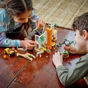 Imagine LEGO FRIENDS SALVAREA ANIMALELOR SALBATICE CU MIA 41717