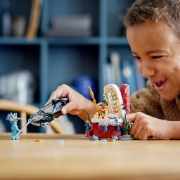 Imagine LEGO SUPER HEROES SALA TRONULUI REGELUI NAMOR 76213