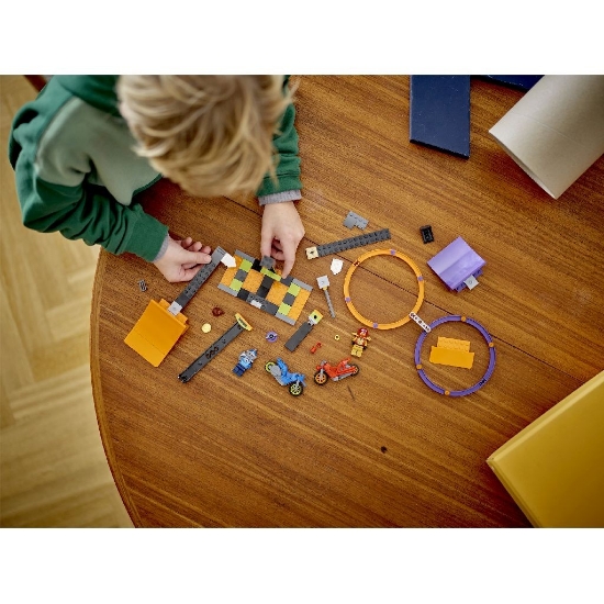 Imagine LEGO CITY PROVOCAREA DE CASCADORII CU ROTIRI 60360