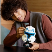 Imagine LEGO STAR WARS CASCA CAPITANULUI REX 75349