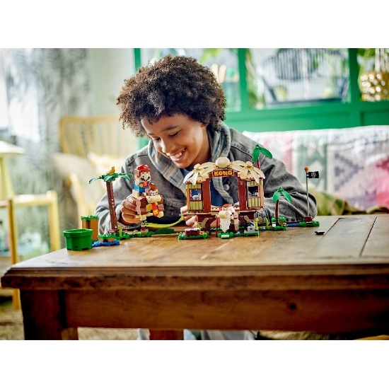 Imagine LEGO SUPER MARIO SET DE EXTINDERE CASA DIN COPAC A LUI DONKEY KONG 71424