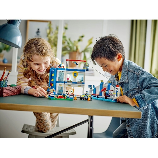 Imagine LEGO CITY ACADEMIA DE POLITIE 60372