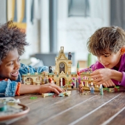 Imagine LEGO HARRY POTTER BATALIA DE LA HOGWARTS 76415