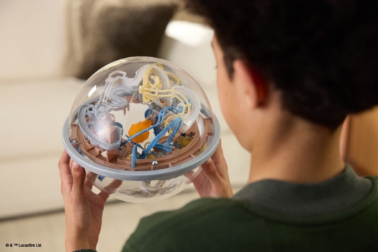 Imagine Perplexus Star Wars The Mandalorian labirint 3D cu 80 de obstacole