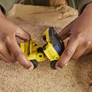 Imagine TRANSFORMERS CYBERWORLD ROBOT BUMBLEBEE CONVERTIBIL 10CM