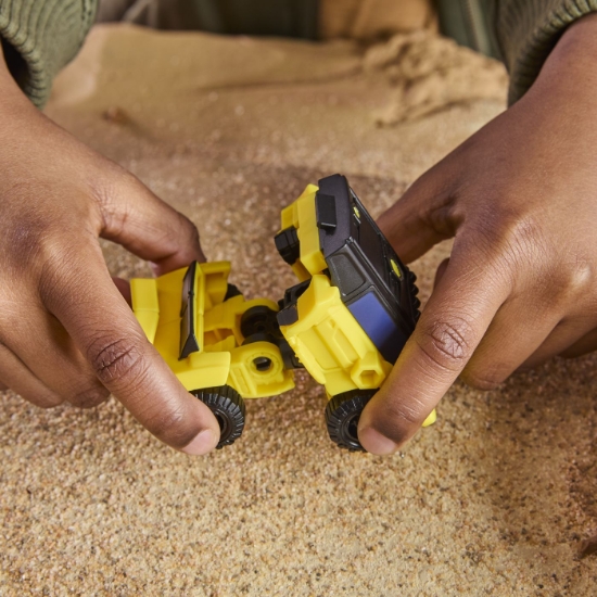 Imagine TRANSFORMERS CYBERWORLD ROBOT BUMBLEBEE CONVERTIBIL 10CM