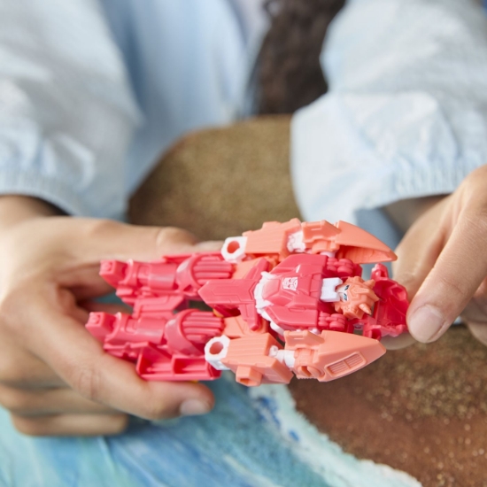 Imagine TRANSFORMERS CYBERWORLD ROBOT ELITA 1 CONVERTIBIL 10CM