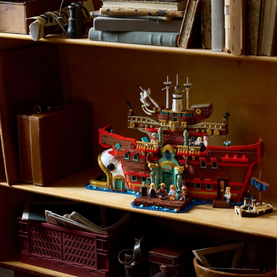 Imagine LEGO ONE PIECE RESTAURANTUL PLUTITOR BARATIE 75640