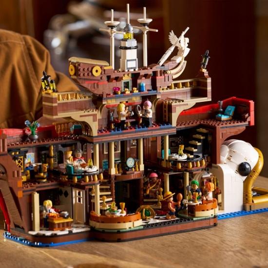 Imagine LEGO ONE PIECE RESTAURANTUL PLUTITOR BARATIE 75640