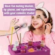 Imagine SET STUDIO DE MACHIAJ