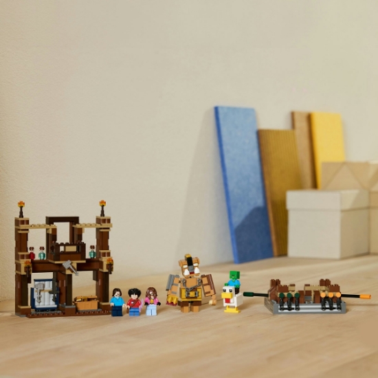 Imagine LEGO MINECRAFT RING DE LUPTA LA CONACUL DIN PADURE 21272 