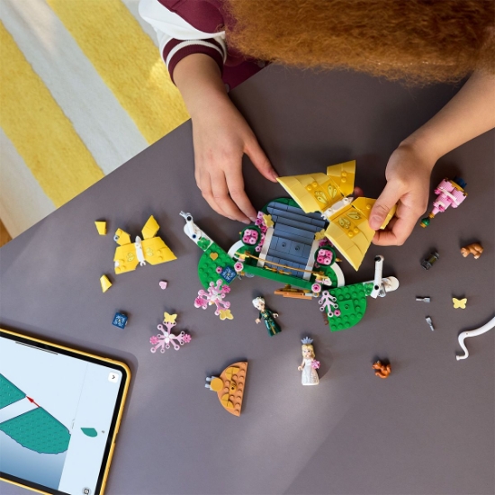 Imagine LEGO WICKED NUNTA GLINDEI 75688