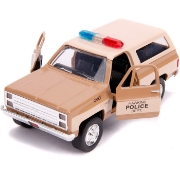 Imagine JADA STRANGER THINGS MASINUTA METALICA HOPPERS CHEVY K5 BLAZER SCARA 1 LA 32