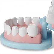 Imagine MELISSA AND DOUG SET DE JOACA SUPER SMILE LA DENTIST