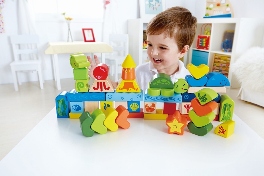 Jucării din lemn pentru copii – Joacă educativă şi durabilă