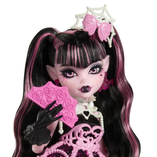 Imagine MONSTER HIGH ZIUA DE NASTERE DULCE SI INFRICOSATOARE PAPUSA DRACULAURA CU ACCESORII