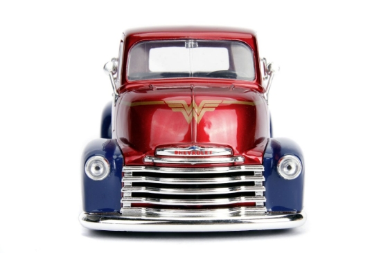 Imagine DC Bombshells 1952 Chevy COE Wonder Woman scara 1 la 24