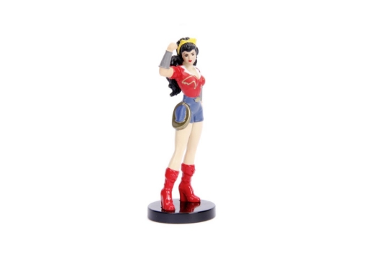 Imagine DC Bombshells 1952 Chevy COE Wonder Woman scara 1 la 24