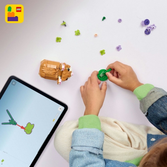 Imagine LEGO CREATOR HAMSTER ADORABIL CU O FLOARE 31376