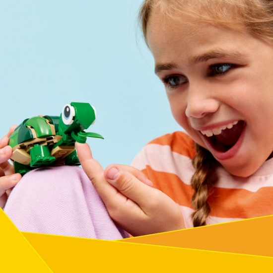 Imagine LEGO CREATOR BROASCA TESTOASA CU O FLOARE DE NUFAR 31377