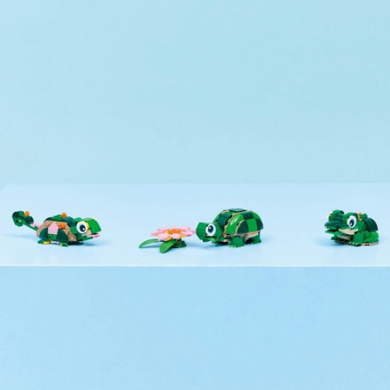 Imagine LEGO CREATOR BROASCA TESTOASA CU O FLOARE DE NUFAR 31377
