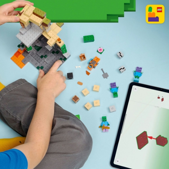 Imagine LEGO MINECRAFT TEMNITA CU ZOMBI 21587