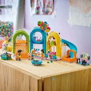 Imagine LEGO FRIENDS LOC DE JOACA LA INTERIOR 42686