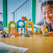 Imagine LEGO FRIENDS LOC DE JOACA LA INTERIOR 42686