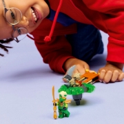 Imagine LEGO NINJAGO LLOYD VS SPINNERUL MONSTRU DE PAMANT 71850