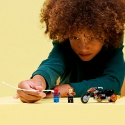 Imagine LEGO MARVEL OMUL PAIANJEN VS CALARETUL FANTOMA PE MOTOCICLETA 76335