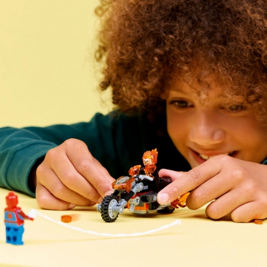 Imagine LEGO MARVEL OMUL PAIANJEN VS CALARETUL FANTOMA PE MOTOCICLETA 76335