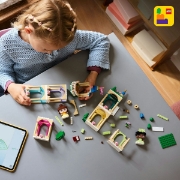 Imagine LEGO DISNEY PRINCESS MINIPRINTESELE BELLE SI TIANA LA CASTEL 43291