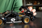 Imagine LEGO TECHNIC MASINA DE CURSE 1966 FORD GT40 MKII 42223