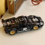 Imagine LEGO TECHNIC MASINA DE CURSE 1966 FORD GT40 MKII 42223
