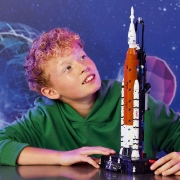 Imagine LEGO TECHNIC RACHETA SISTEMULUI DE LANSARE SPATIALA NASA ARTEMIS 42221