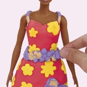 Imagine PLAY DOH BARBIE SET PLASTELINA CREATII VESTIMENTARE FLORALE