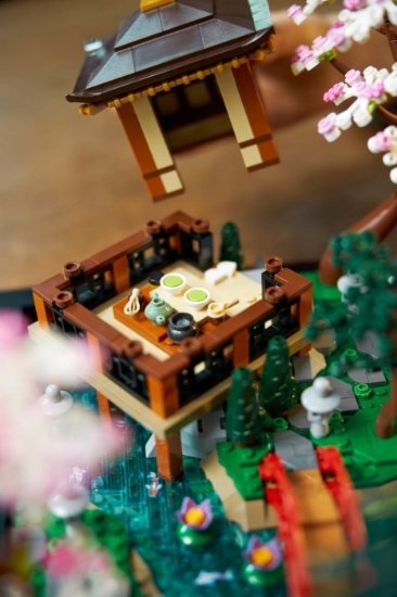 Imagine Lego Icons Grădina Serena 10315