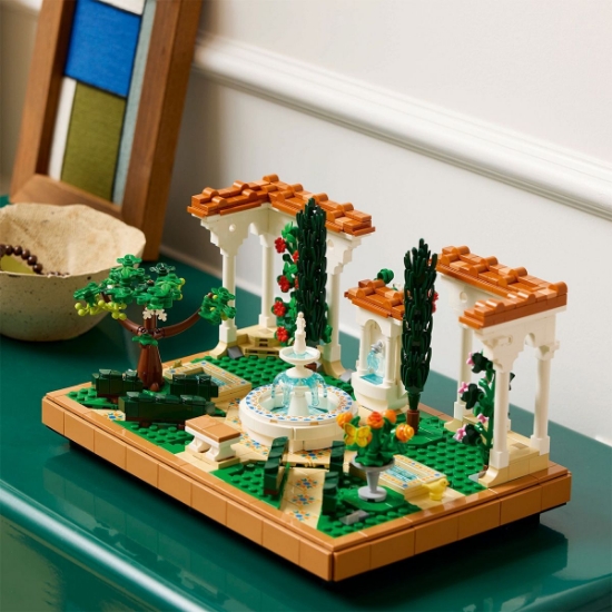 Imagine Lego Icons Grădina cu fântână 10359