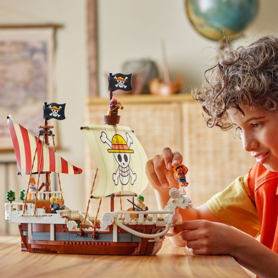 Imagine LEGO ONE PIECE CORABIA DE PIRATI FASNEATA MERRY 75639