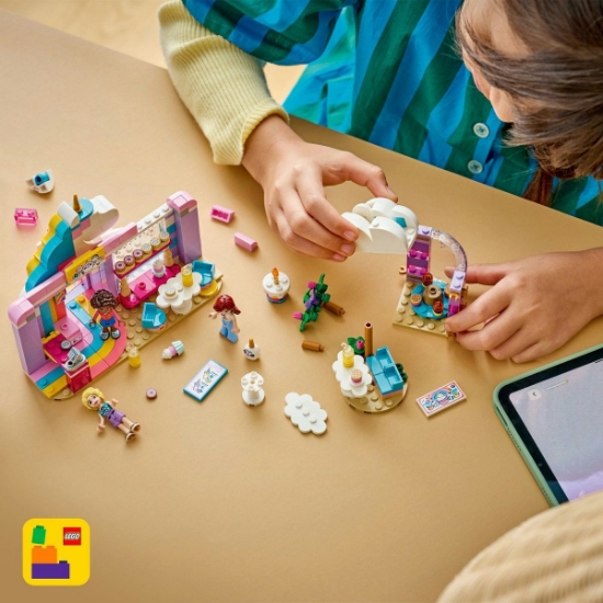 Imagine LEGO FRIENDS CAFENEAUA DE VIS UNICORN 42684