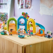 Imagine LEGO FRIENDS LOC DE JOACA LA INTERIOR 42686