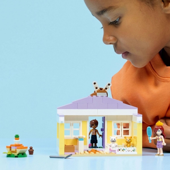 Imagine LEGO FRIENDS HOTEL PENTRU IEPURASI IN ORASUL HEARTLAKE 42679