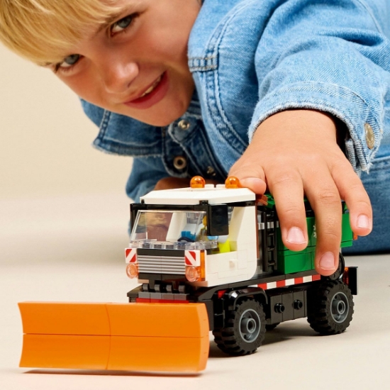 Imagine LEGO CITY VEHICUL CU PLUG DE ZAPADA 60490