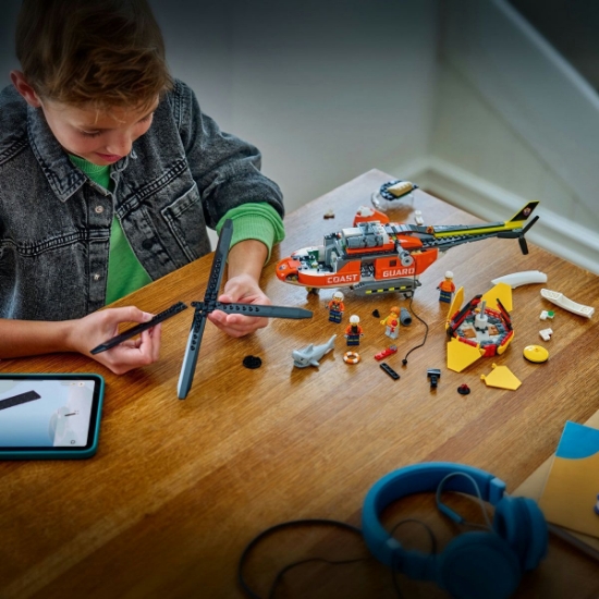Imagine LEGO CITY ELICOPTER AL PAZEI DE COASTA 60503