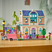 Imagine LEGO FRIENDS CASA FAMILIEI LUI LIANN 42687