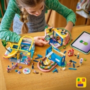 Imagine LEGO FRIENDS CLUBUL PRIETENILOR DIN ORASUL HEARTLAKE 42689