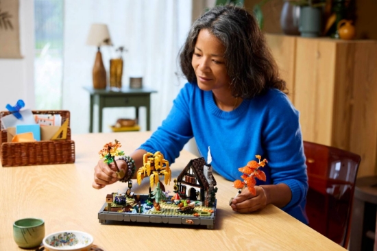 Imagine LEGO ICONS GRADINA DE CABANA TOAMNA 11372