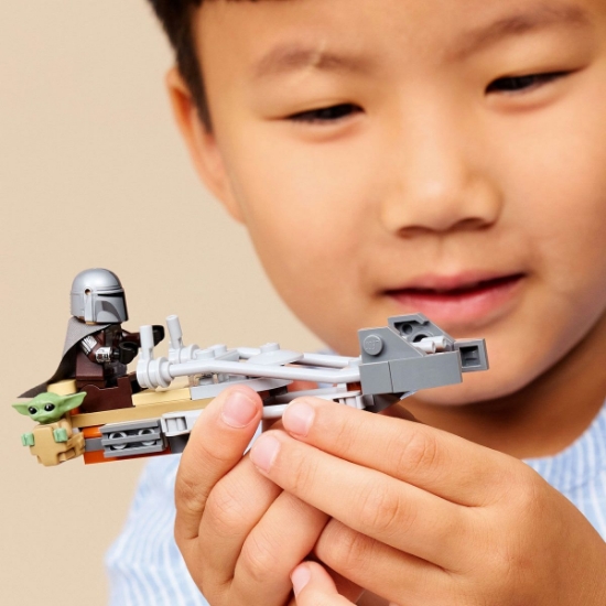 Imagine LEGO STAR WARS MOTOCICLETA RAPIDA A LUI MANDALORIAN SI GROGU 75436