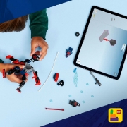 Imagine LEGO MARVEL ROBOTUL LUI MILES MORALES VS OMUL PAIANJEN 2099 76337